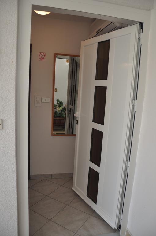 Franko Apartmani ซัมบราทิยา ภายนอก รูปภาพ